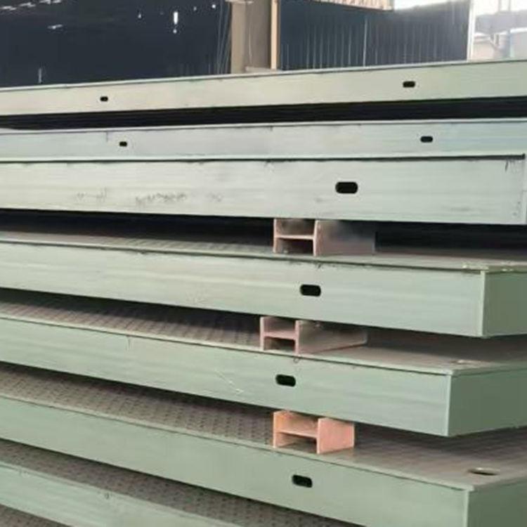 Lightweight bridge deck